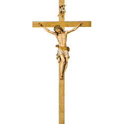 Cristo Pisa en cruz de roble